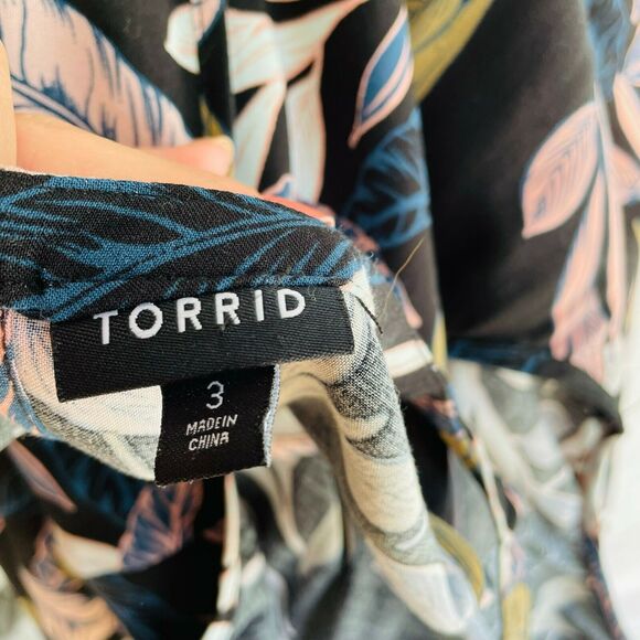 Torrid Black Palm Leaf High Neck Dress Tropical Days Sleeveless Keyhole Size 3 - Picture 8 of 11